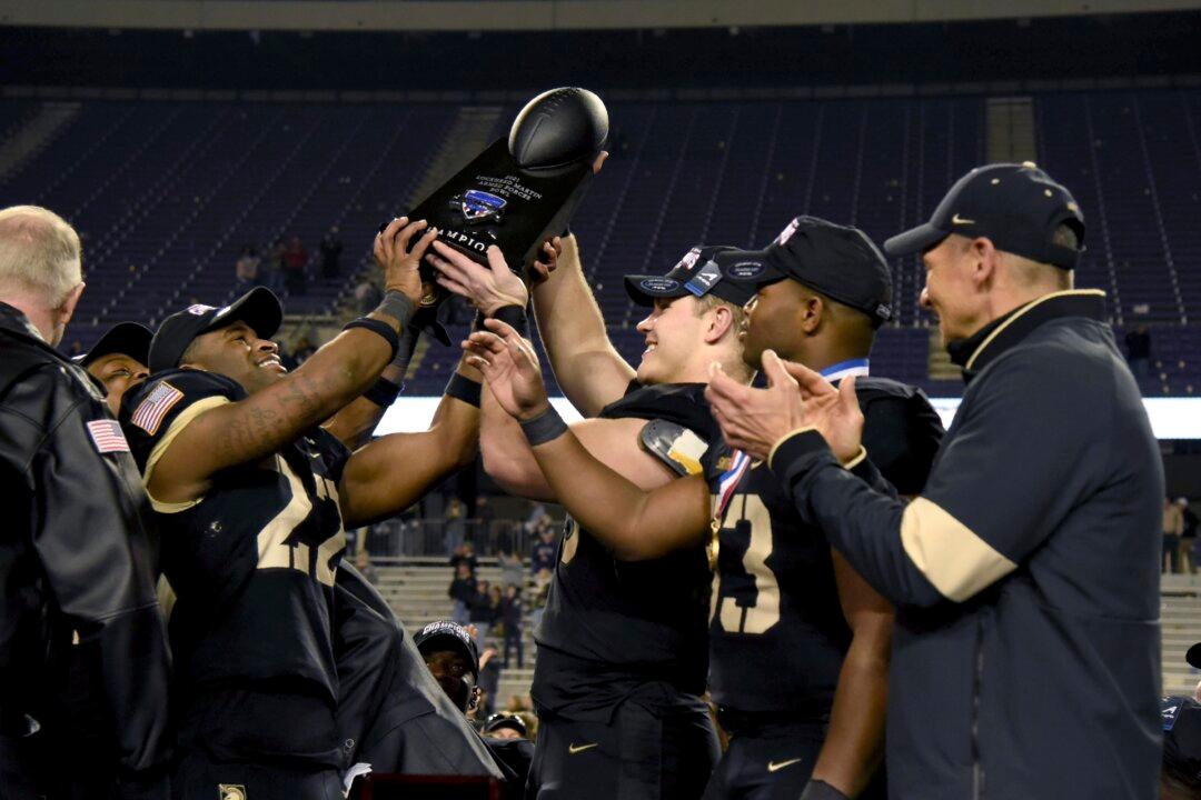 Army’s Walk-off Field Goal Upsets Missouri in Armed Forces Bowl 24–22