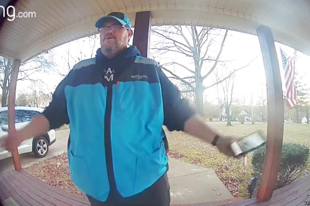 Woman Brought to Tears by Amazon Driver’s Reaction to Surprise ‘Thank You’ Gift at Doorstep