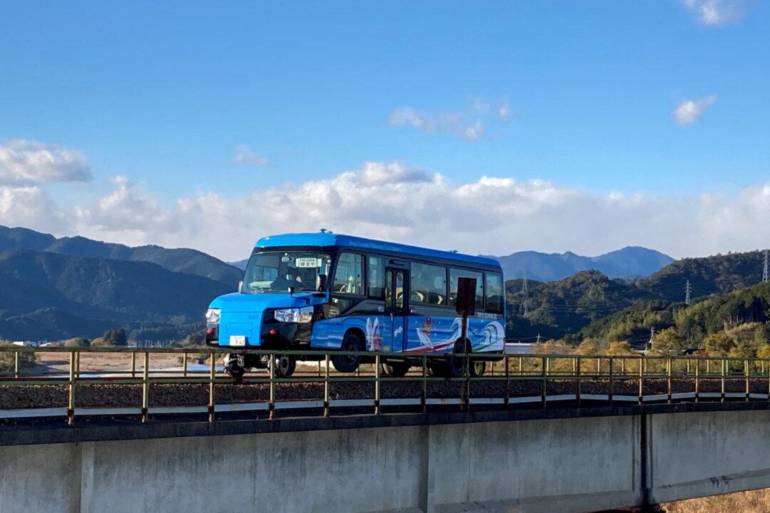 Bus or Train? World’s First ‘Dual-Mode Vehicle’ to Begin Operating in Japan
