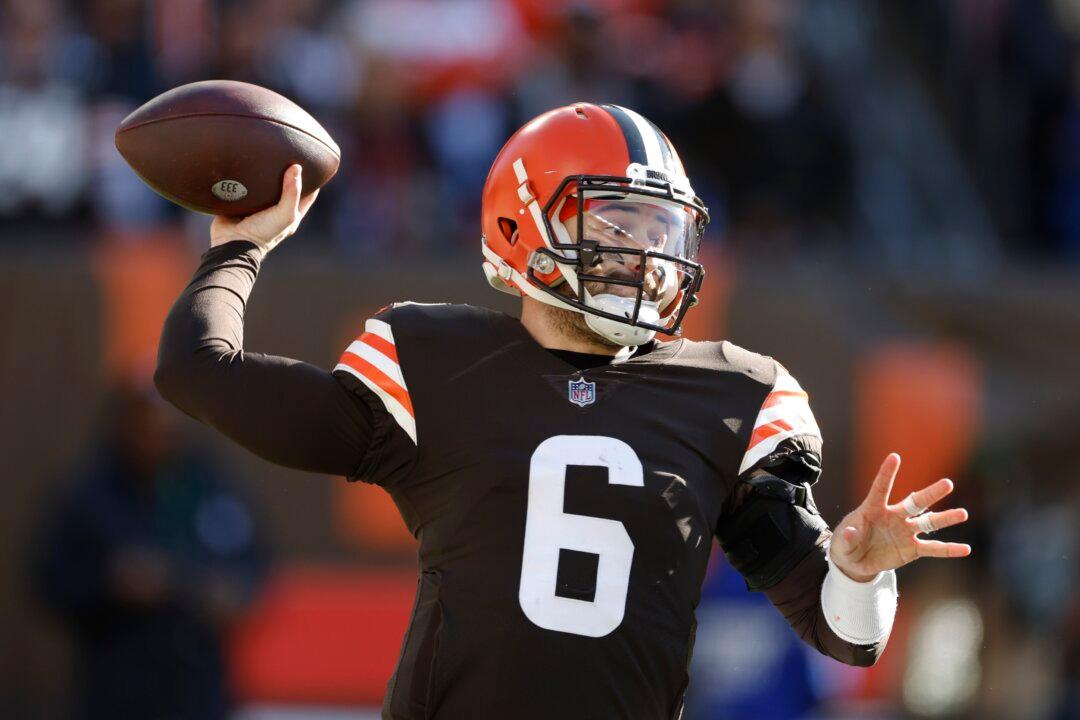 Browns Activate QB Mayfield, Colts’ Nelson on COVID-19 List
