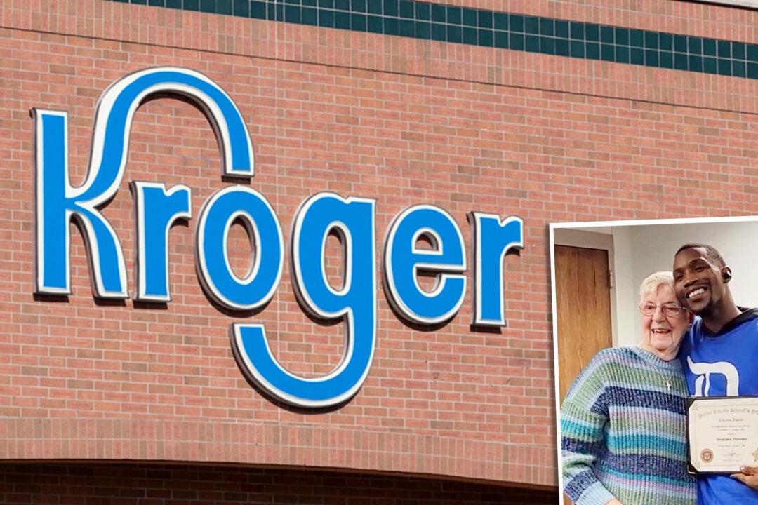 Young Man in Kroger Sees Man Snatch 87-Yr-Old Lady’s Purse and Run, Gives Chase, Tackles Him, and Is Hailed a Hero
