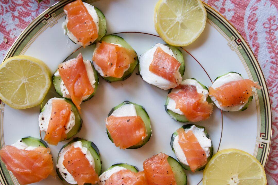 Smoked Salmon on Cucumber Rounds