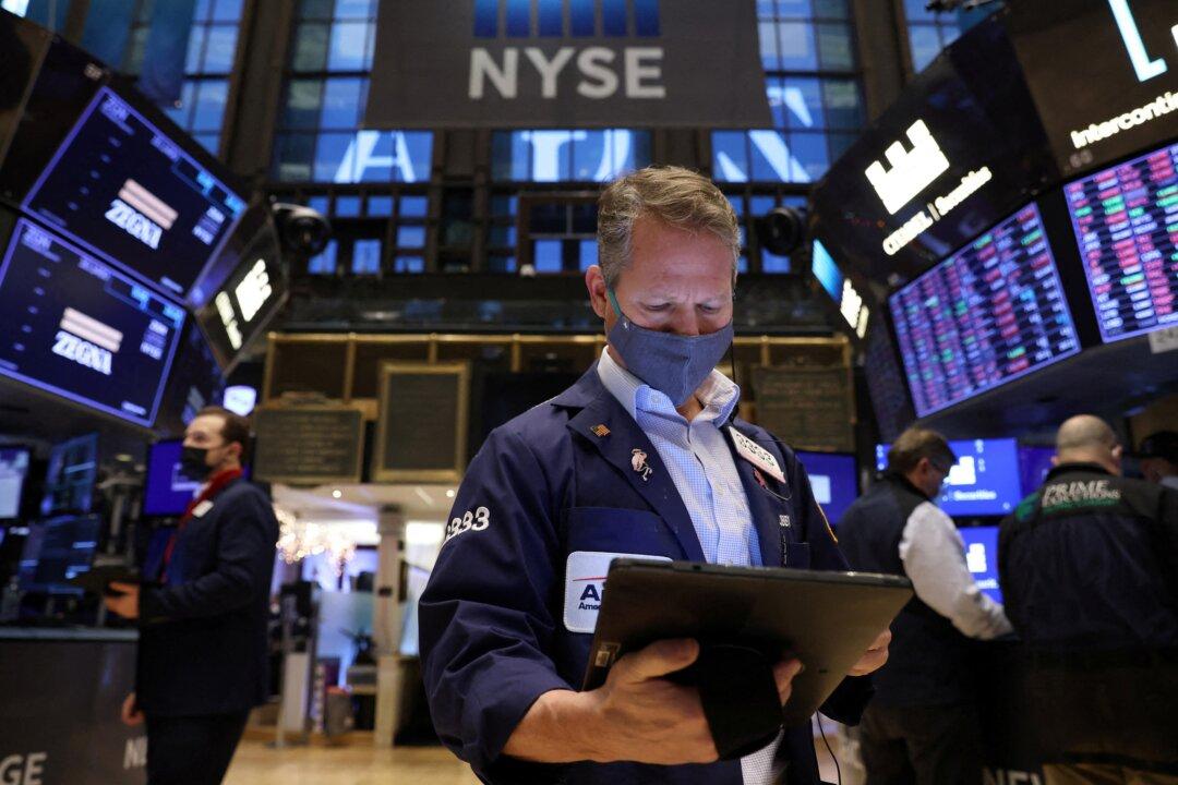 World Stock Prices Gain on Strong US Holiday Sales