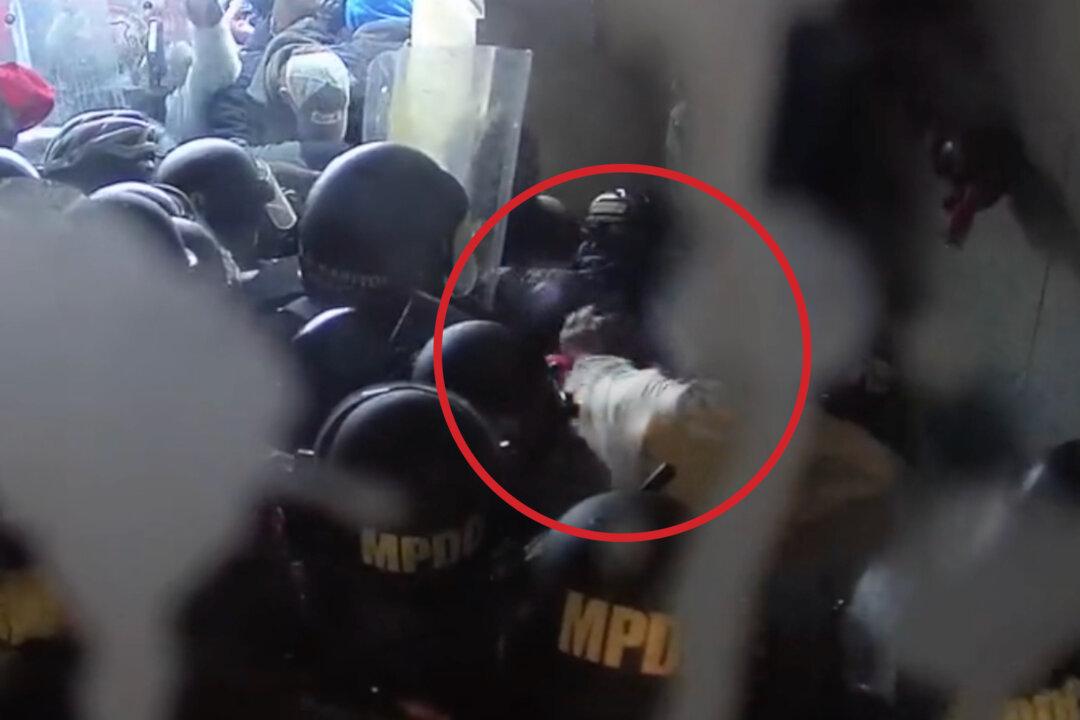 Jan. 6 Protester Struck Nearly 40 Times in 4 Minutes, Video Shows