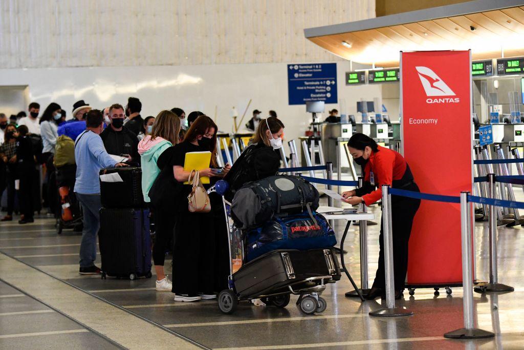 Thousands More Flights Canceled as COVID-19 Continues to Disrupt Holiday Travel