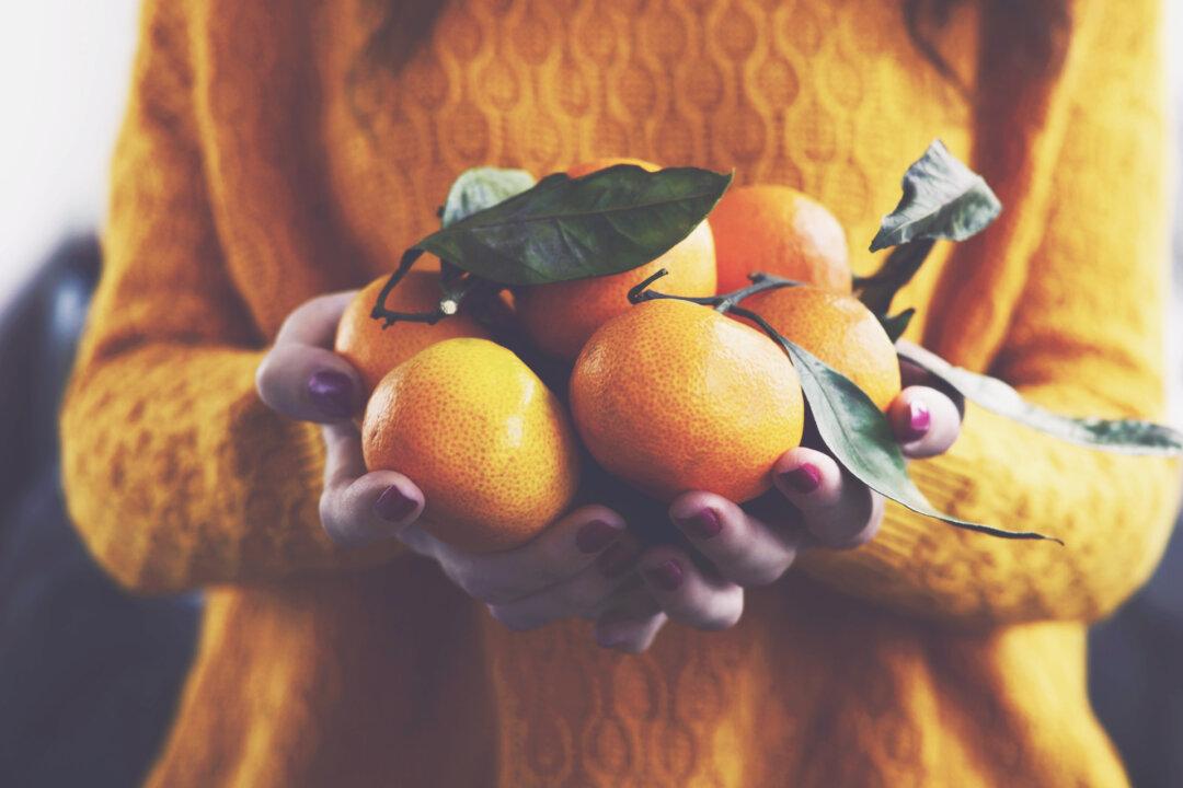 Keeping your Hands Warm with Citrus