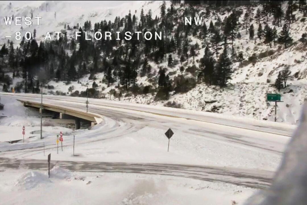Major Storm Dumps Snow, Closes Mountain Routes in California