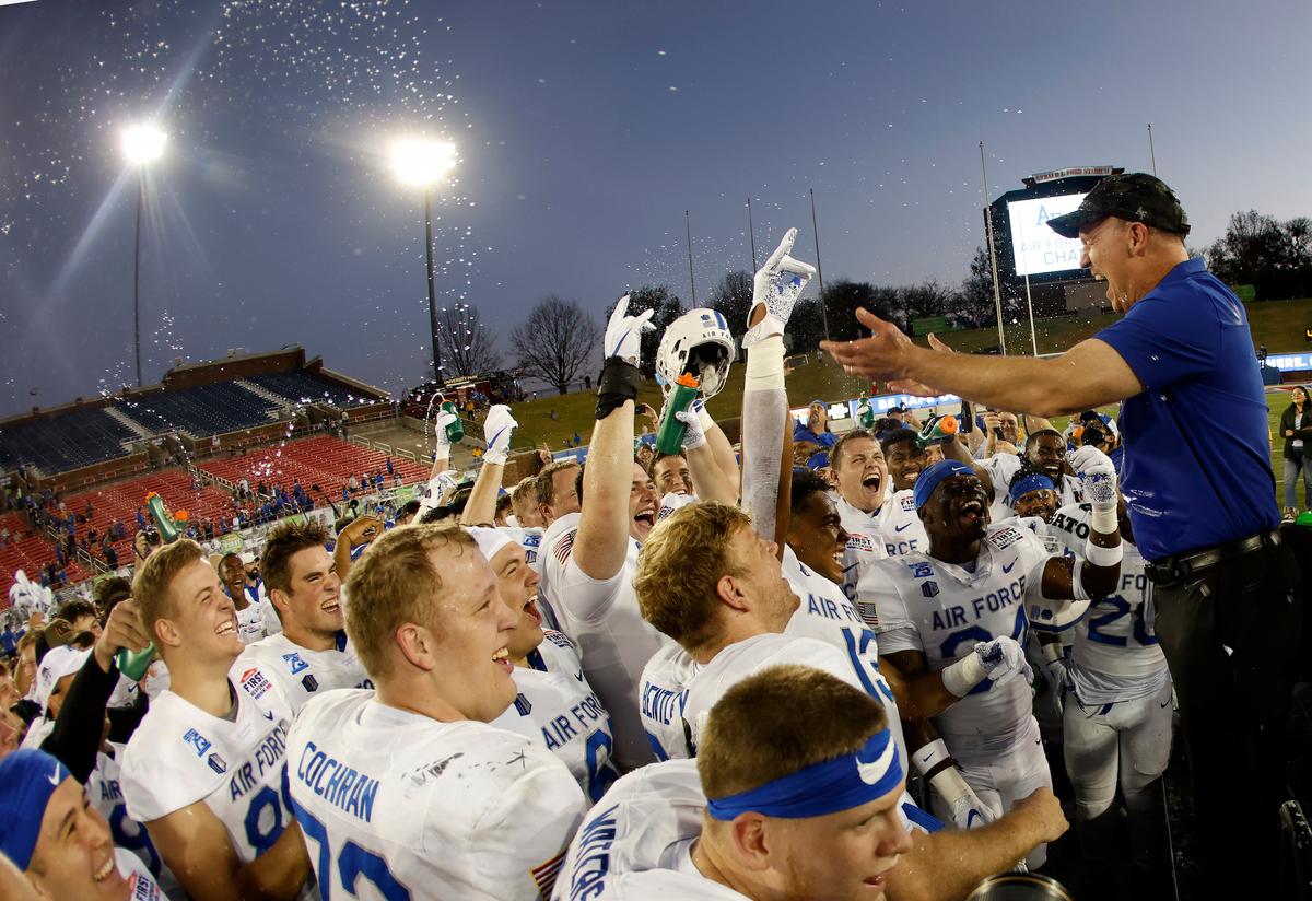 Air Force Holds Off Louisville in First Responder Bowl 31–28