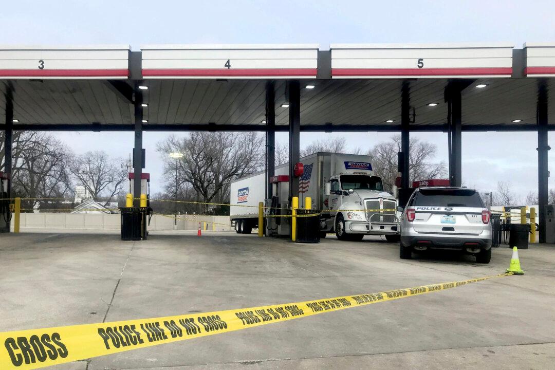Deputy Shot to Death in Illinois; Gunman at Large
