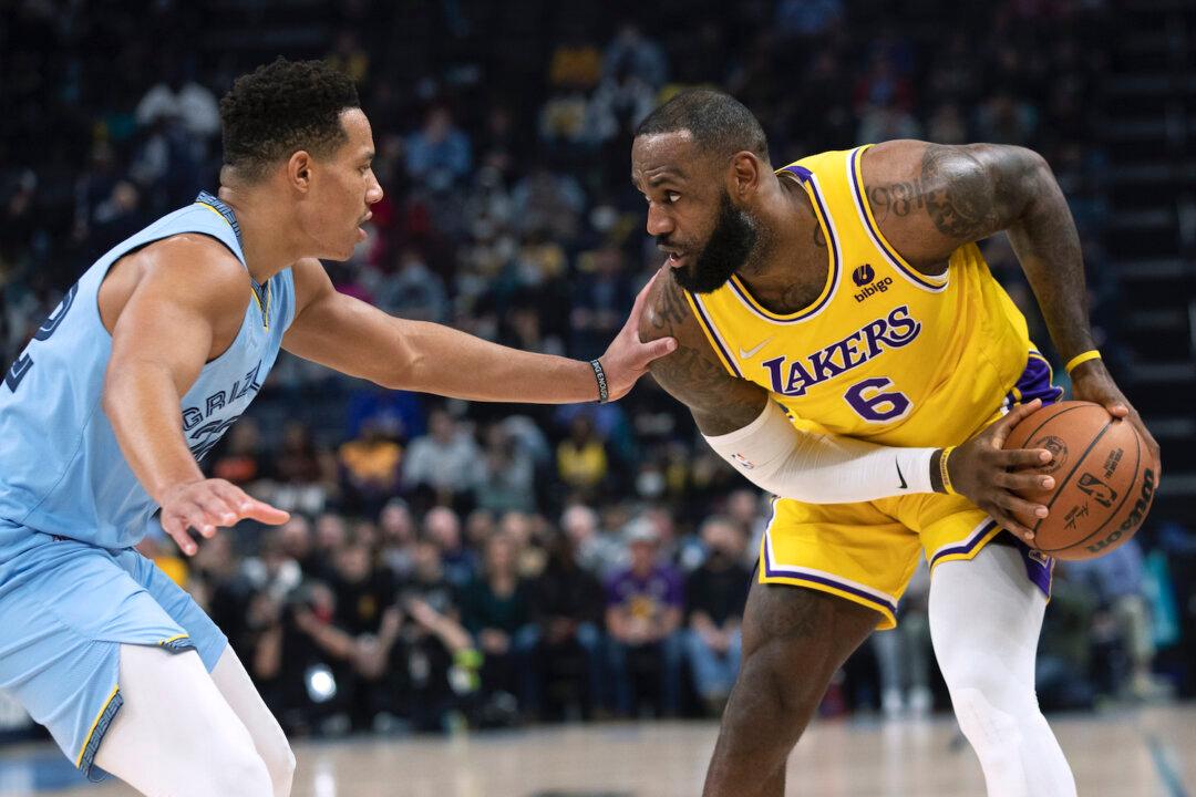 Memphis Grizzlies Beat Slumping Los Angeles Lakers