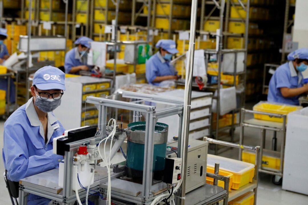 China December Factory Activity Edges Up Ahead of Economic Headwinds