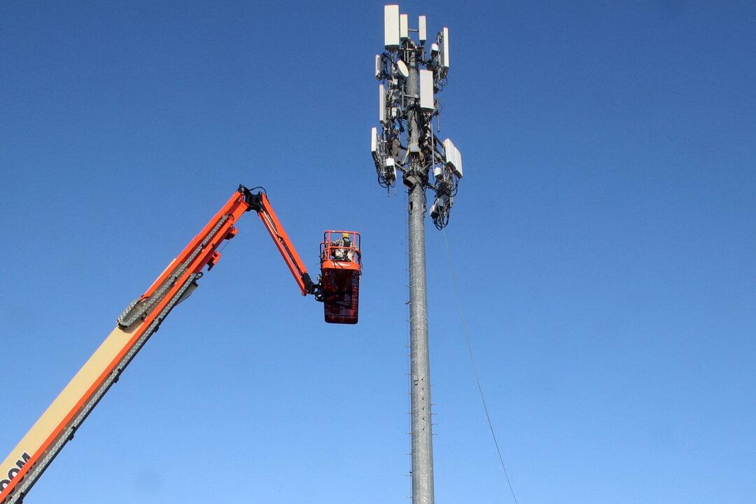CEOs From Major US Airlines Warn 5G Technology Could Ground Planes