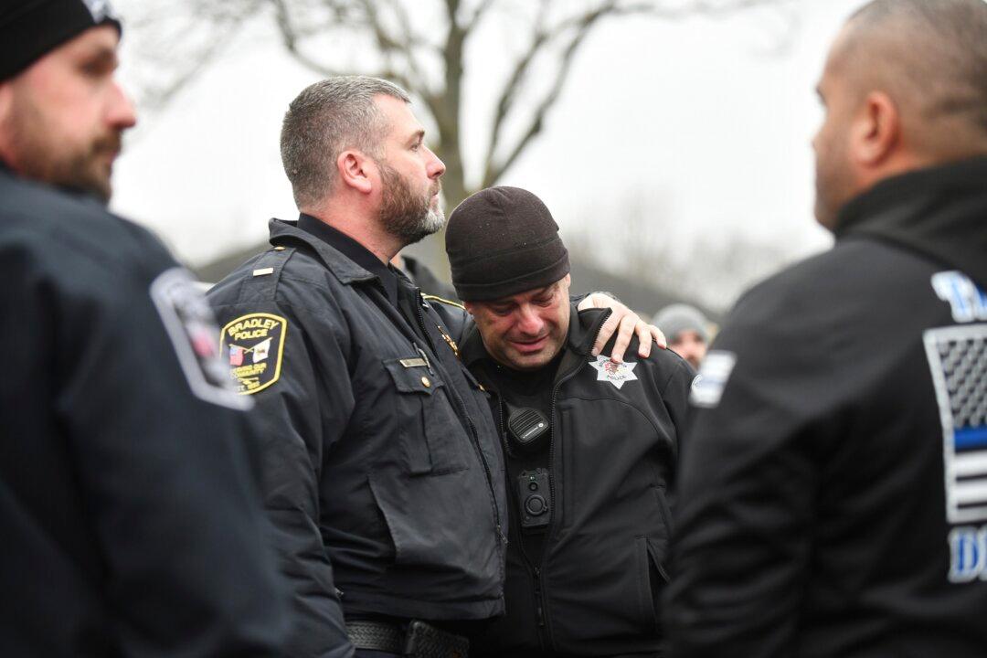 Suspect in Shooting of Illinois Officers Arrested in Indiana