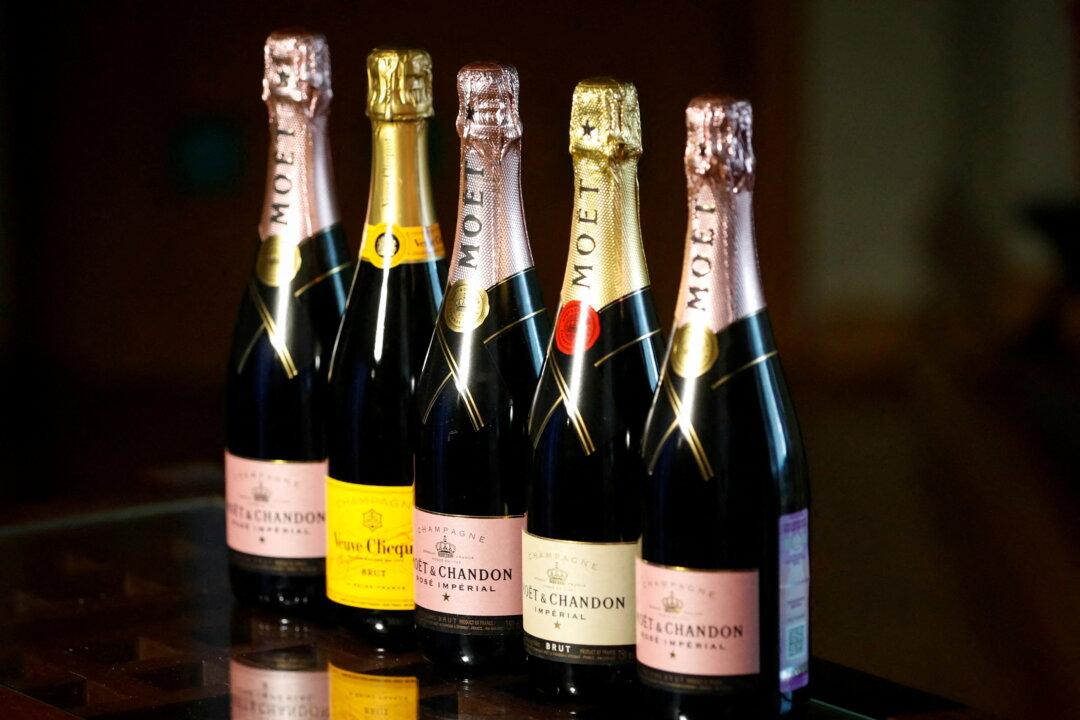 EU Records First Drop in Sparkling Wine Exports in Decade as Champagne Loses Its Fizz