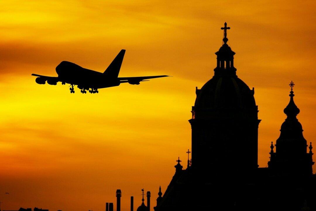 Stock Wars: American Airlines vs. United Airlines