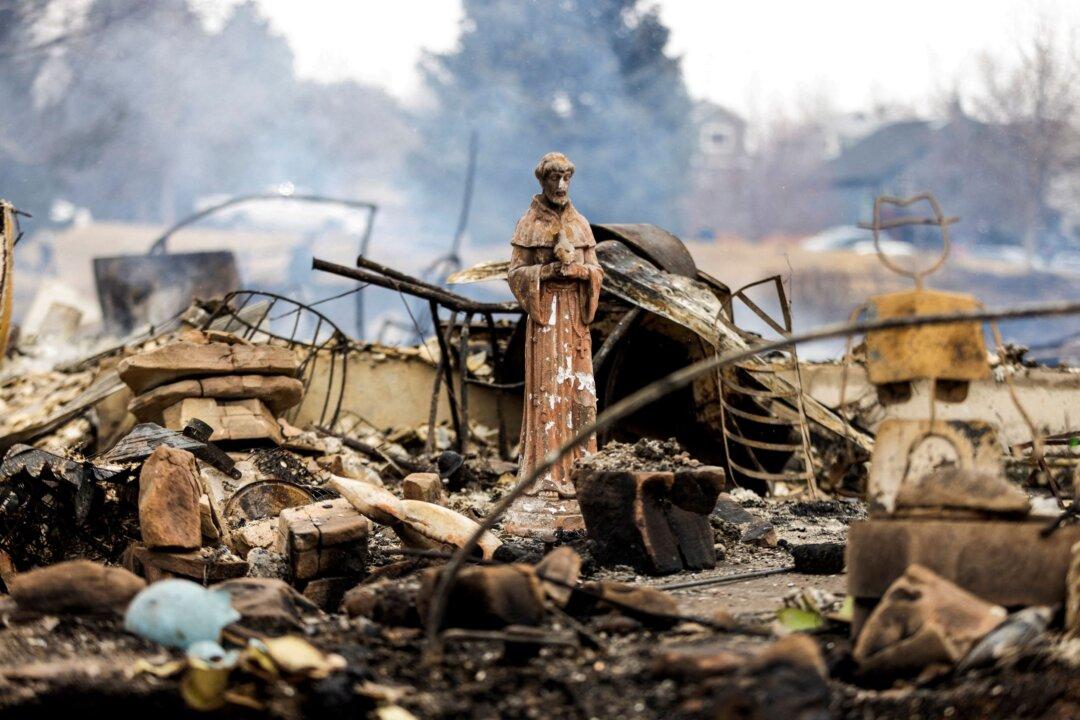 Snow and Ash: ‘Miracle’ No One Killed in Rare Winter Wildfire in Colorado
