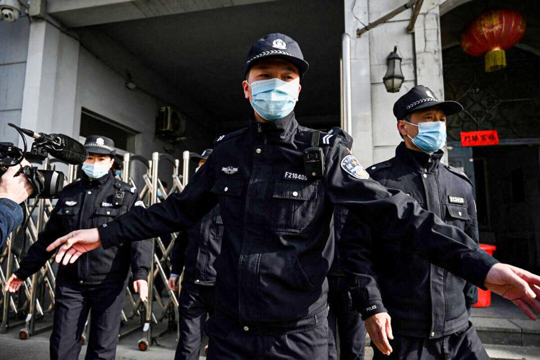 US Citizen and Pro-Beijing Overseas Chinese Leader Sentenced to Life in Prison in China
