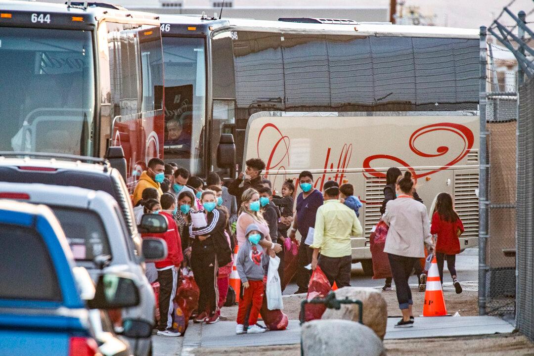 ICE Failures Saw Over $1 Million ‘Erroneous, Unsupported Payments’ to Transport Illegal Immigrants: DHS Inspector General