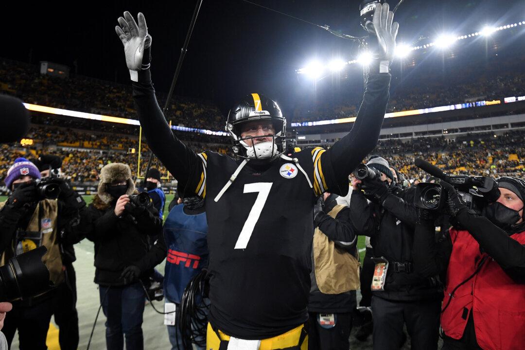 Steelers Victorious Over Browns in Roethlisberger’s Final Home Game 26–14