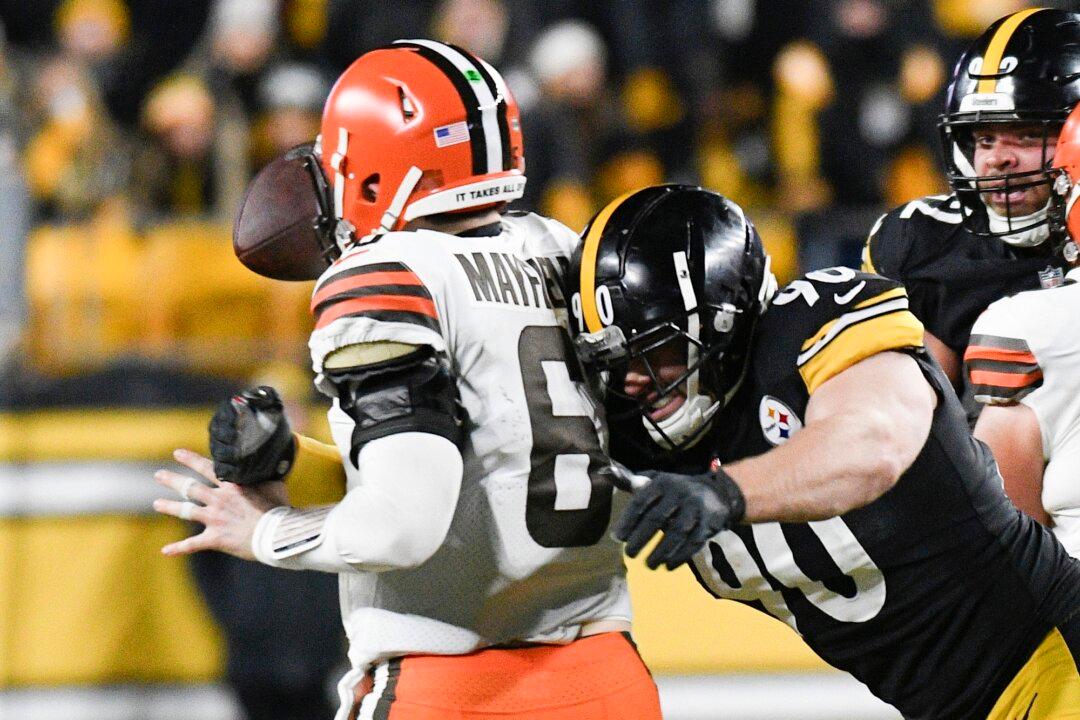 Battered Mayfield, Listless Browns Lose to Steelers, 26–14