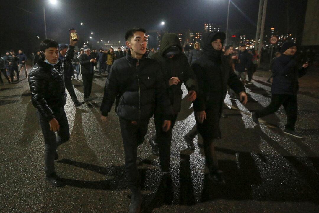 US Allows Voluntary Departure of Some Consulate Staff, Family Amid Unrest in Kazakhstan