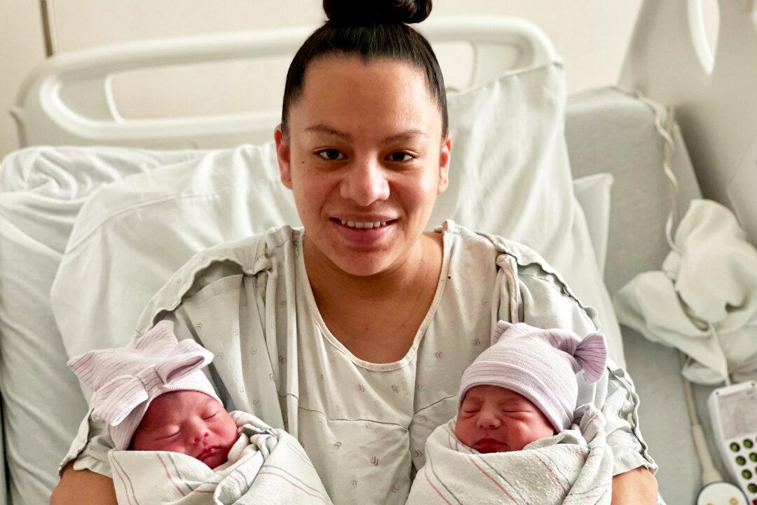 California Mom Gives Birth to 1-in-2-Million Twins, 15 Minutes Apart but in Different Years
