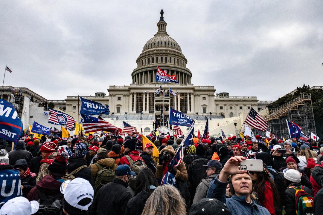 Media Protest Lack of Access at Trial of Jan. 6 Protester