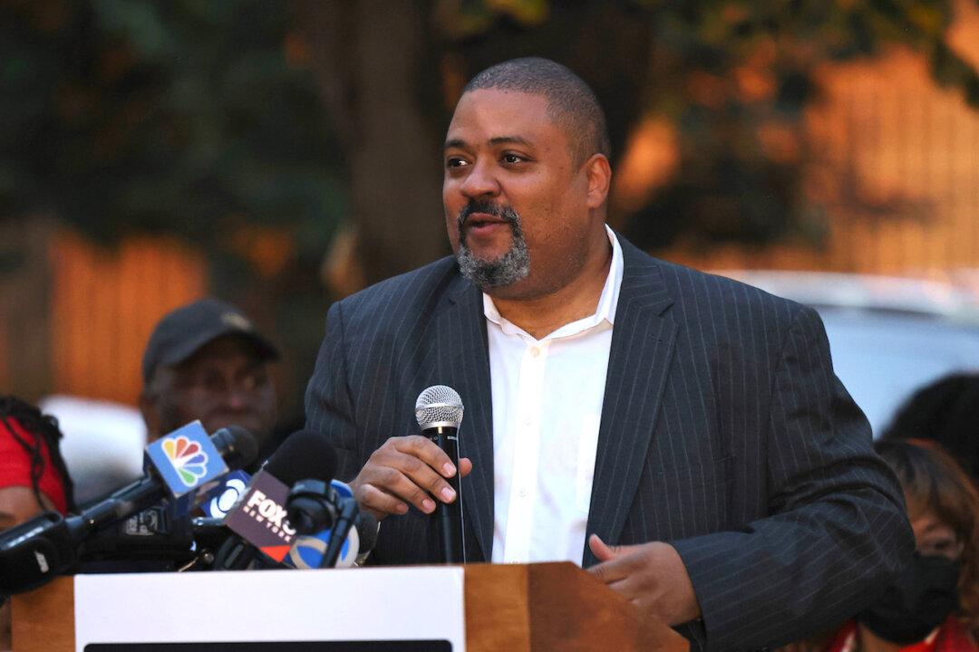 New Manhattan DA to Stop Pursuing Prison Sentences for Certain Crimes