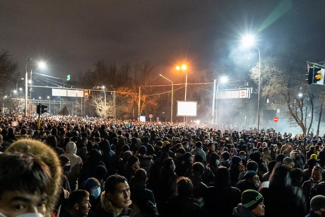 Russian-Backed Security Bloc Sends Troops to Kazakhstan After President Calls for Help