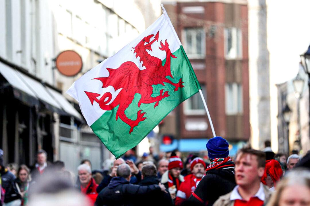 Nightclubs to Reopen as Wales Scraps Omicron Restrictions