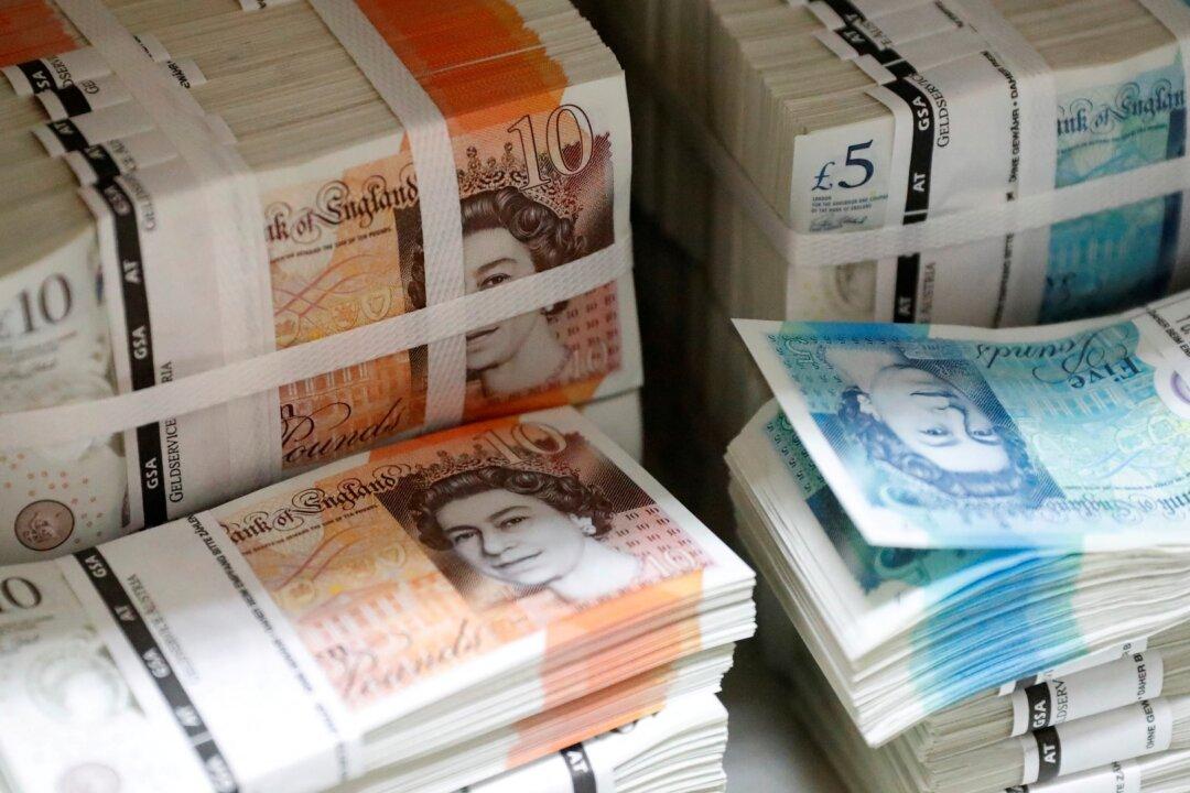 UK out of Recession With Fastest Growth in 2 Years