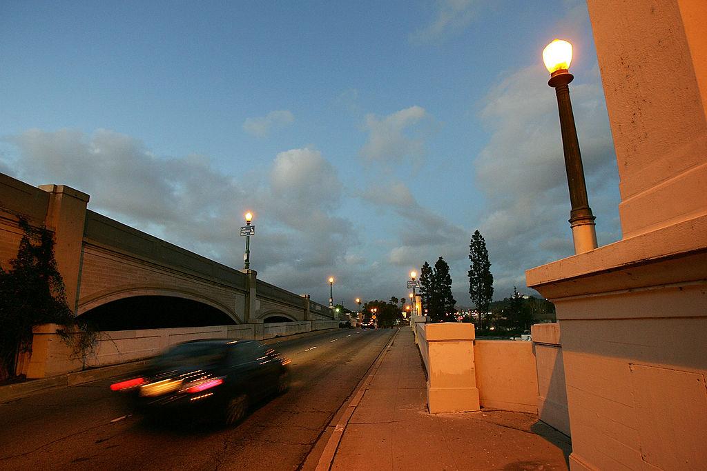 Over 20 Street Lights Stolen From Historic Bridge in Los Angeles