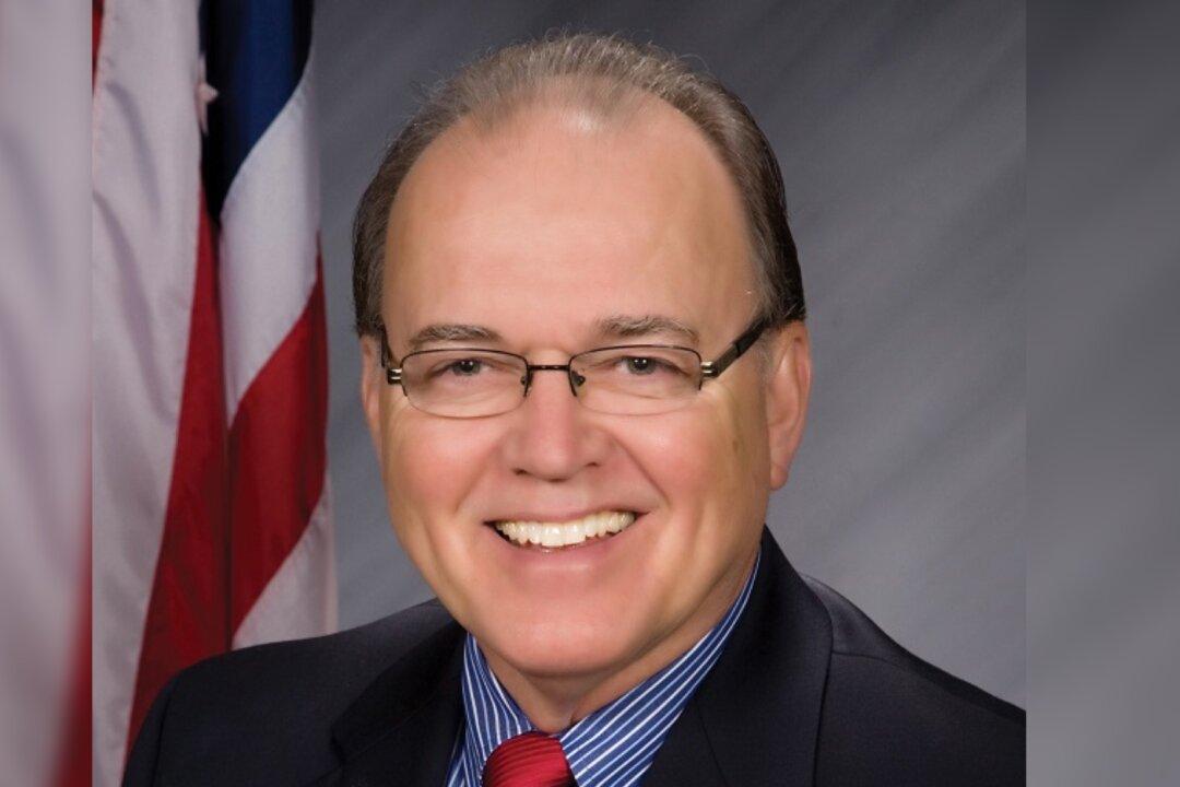 Indiana Lawmakers Seek Federal Constitutional Convention to Keep Supreme Court at 9 Members