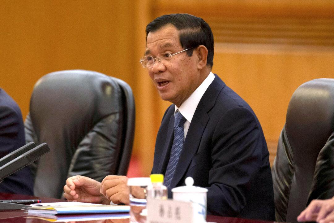 Cambodia’s Hun Sen Proceeds Bilateral Meeting With Burmese Military Despite Protests From Human Rights Groups