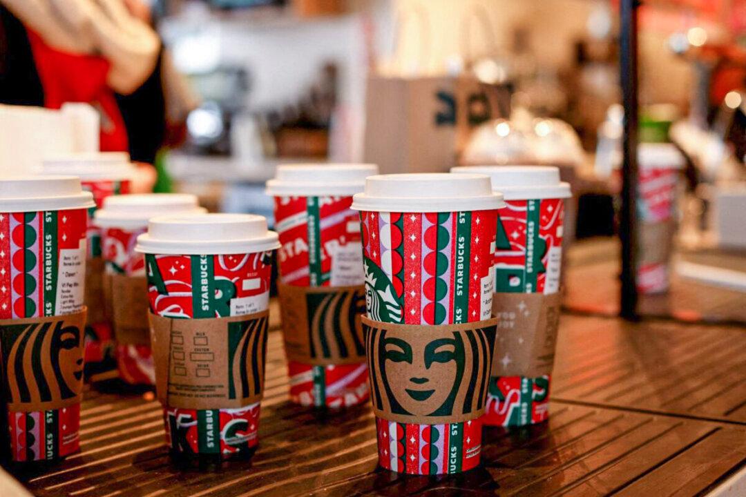 Workers at Unionized New York Starbucks Store Continue Walk out Over Staffing, Safety