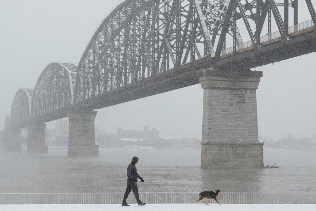Barge Containing 1,400 Tons of Methanol Gets Stuck in Ohio River