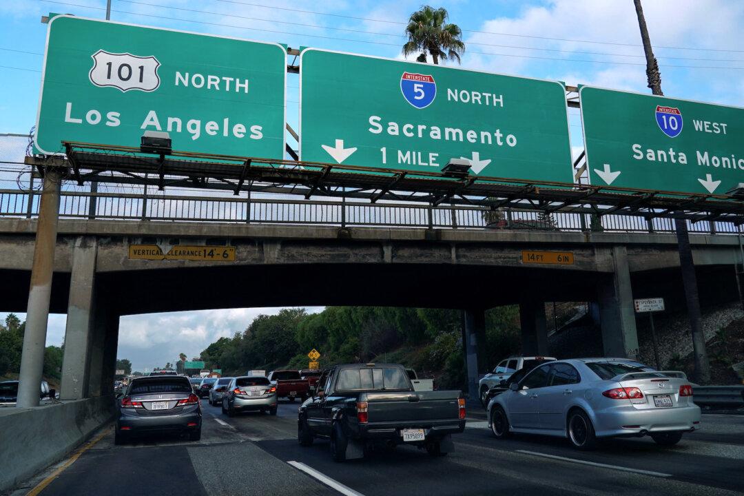 4 Burglary Suspects Arrested After Chase Across 6 Freeways