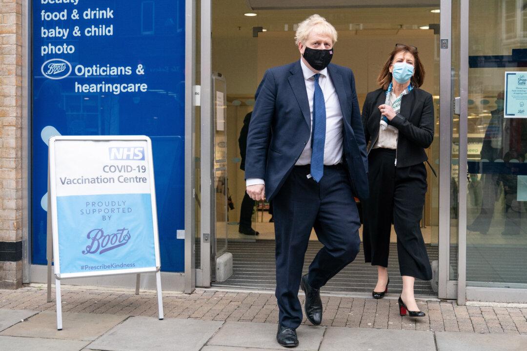 UKHSA Under Pressure to Shorten COVID-19 Isolation After Amending Misleading Guidance