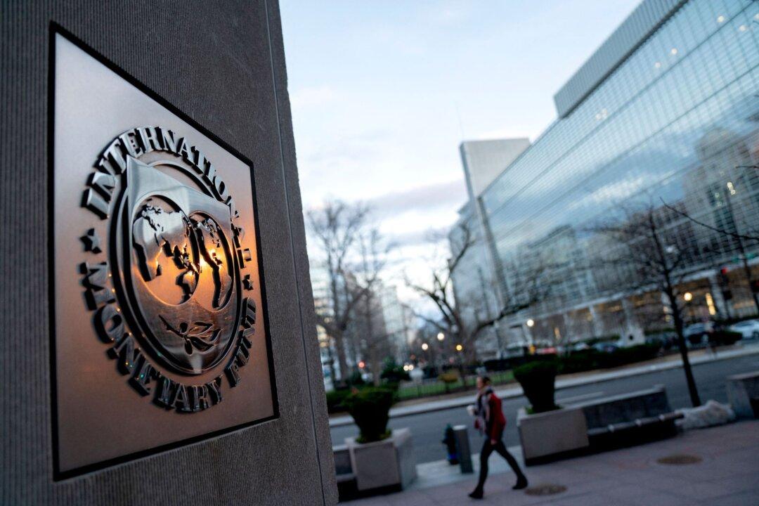 IMF Slashes Global Growth Forecast for 2023, Warns of Global Recession