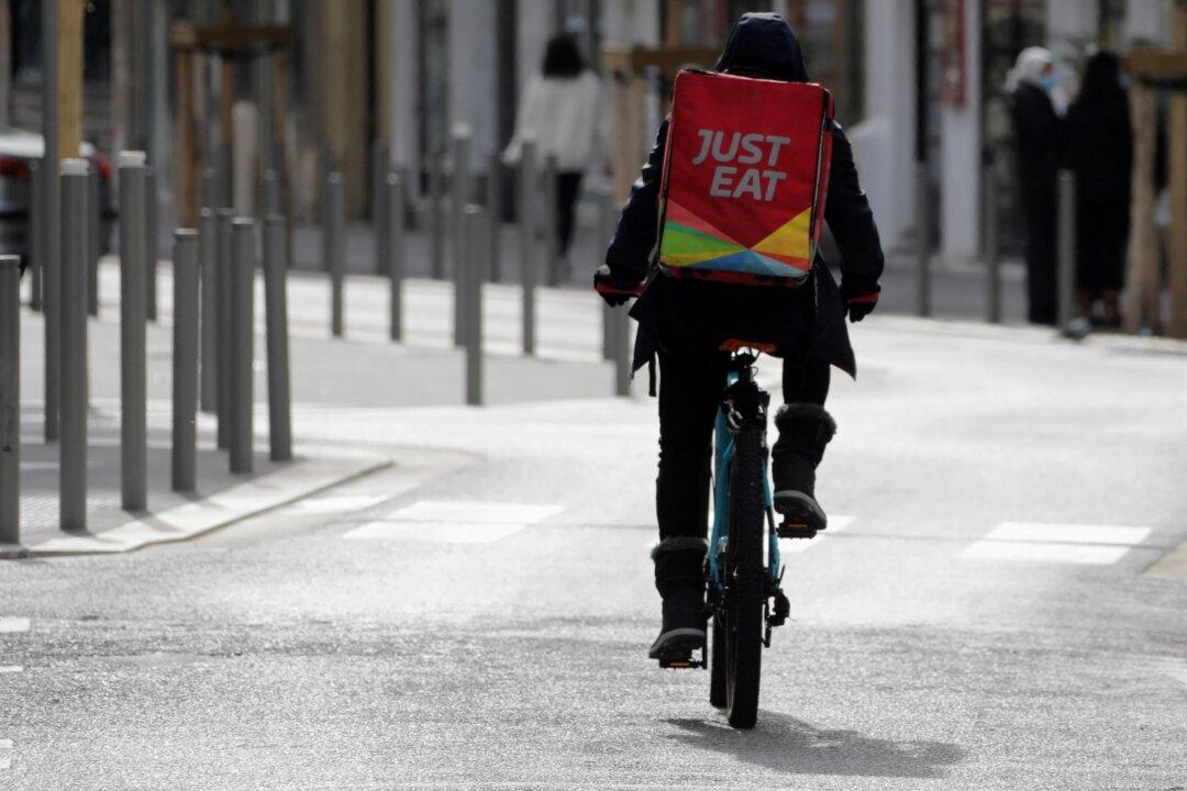 Just Eat Takeaway Maintains 2022 Forecasts as Orders Climb