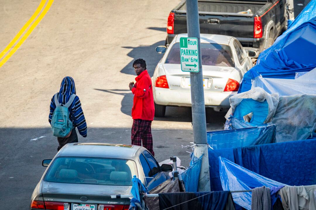 San Diego Homeless Encampment Sweep in Midway Begins