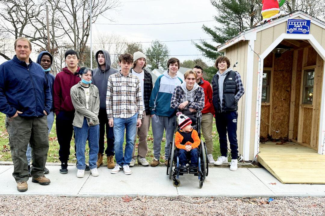 Teens Build Bus Stop Shelter for a 5-Year-Old Wheelchair User to Protect Him From Bad Weather
