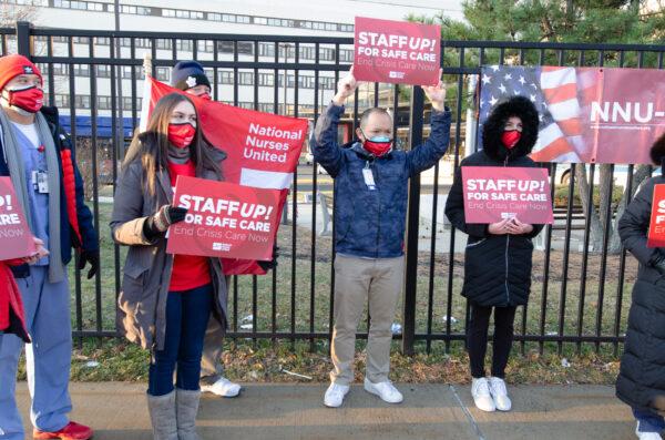 Members of National Nurses United rally in front of the Brooklyn VA Medical Center for the alleviation of staffing shortages at VA hospitals nationwide, on Jan. 13, 2022. (Dave Paone/The Epoch Times)