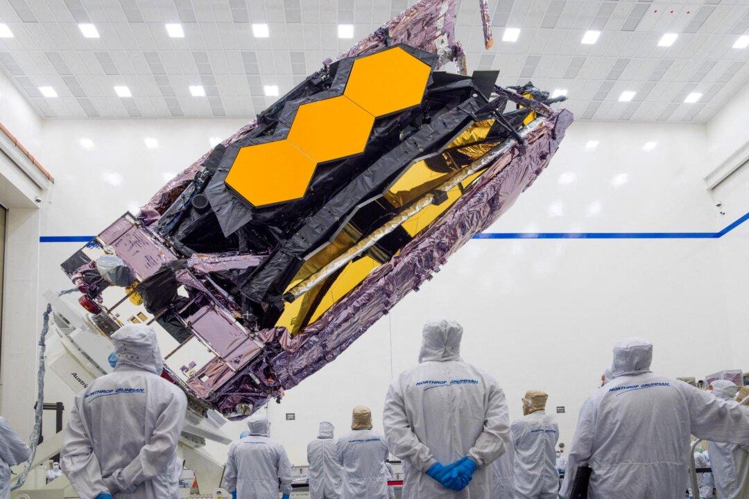 NASA Begins Process of Bringing New Space Telescope Into Focus