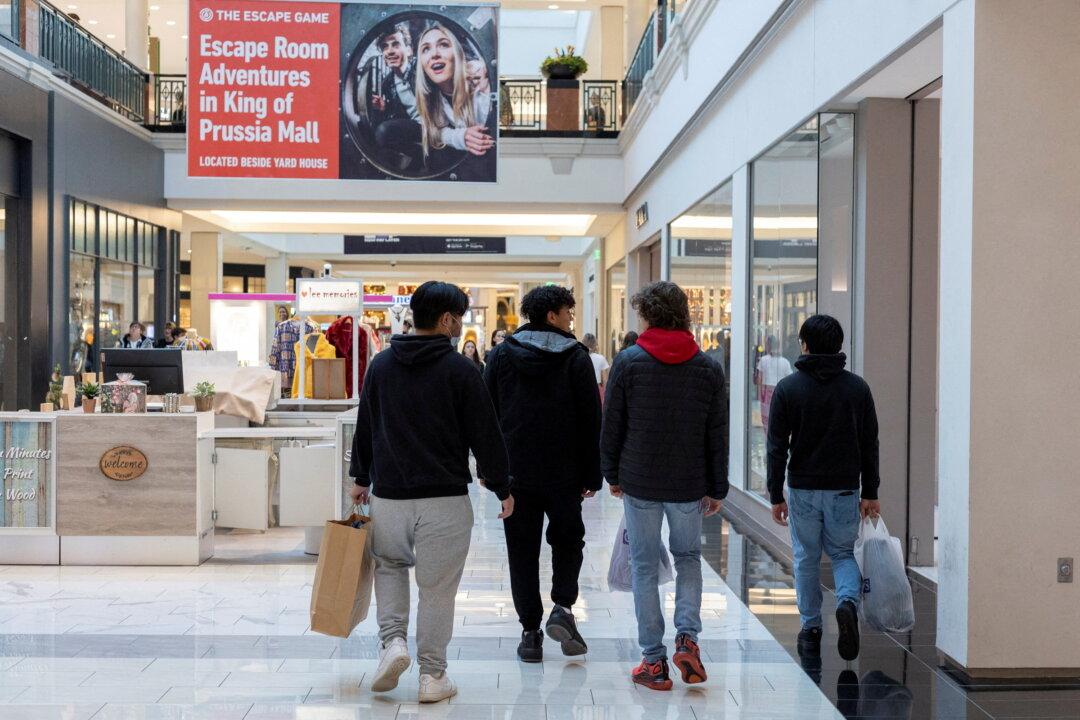 US Consumer Sentiment in February Falls to Its Lowest Level in More Than a Decade