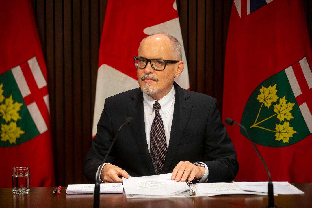 45 Percent of COVID-Related Hospitalizations in Ontario Not Due to COVID: Chief Medical Officer