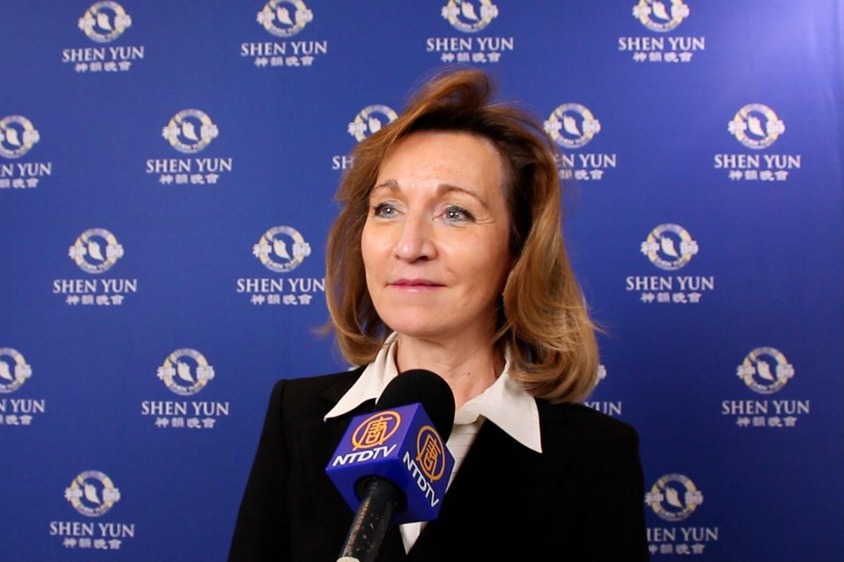 Shen Yun Valued as Thought-Provoking, Beautiful Art in Paris