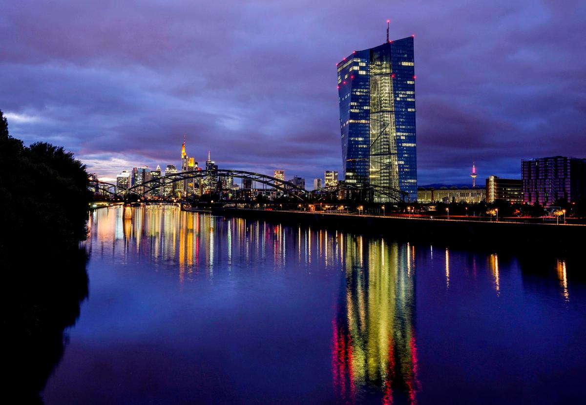 European Central Bank Keeps Interest Rates Steady; Inflation Expected to Stabilize thumbnail