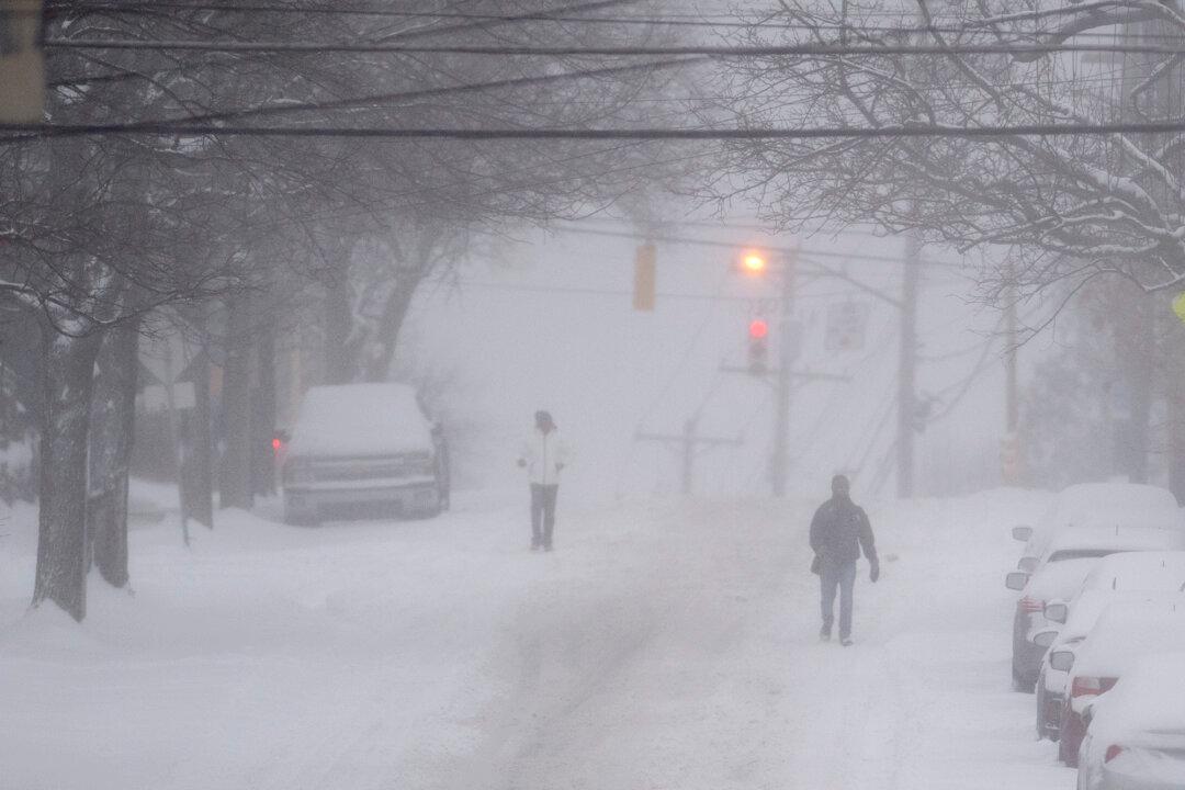 Winter Storm Whipping Northeast US With Snow, Thunderstorms