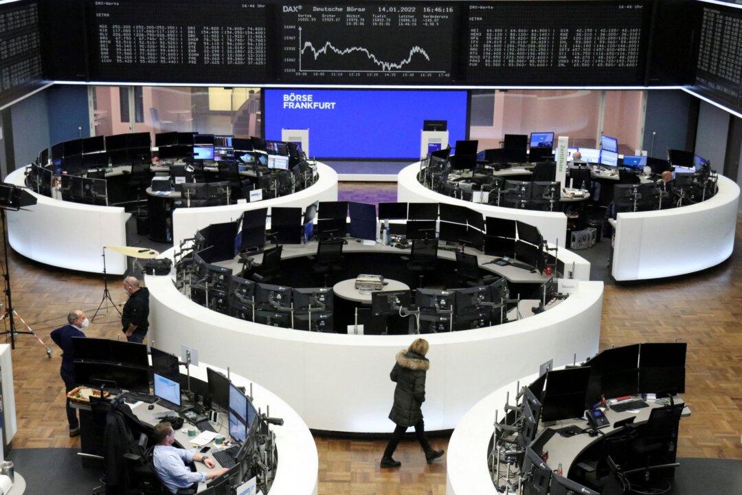 European Shares Edge Higher Ahead of Earnings; China Adds Stimulus